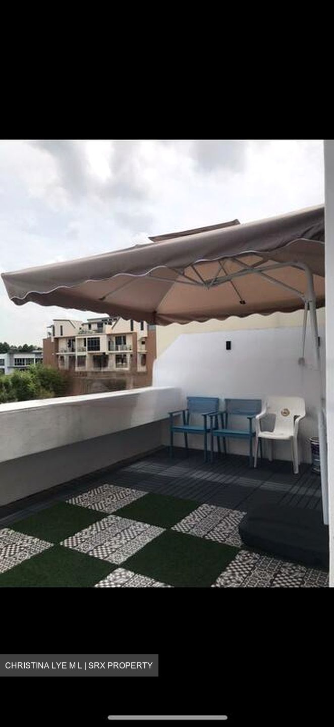 Bedok Reservoir Road (D16), Terrace #459008861